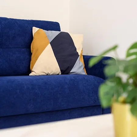 121 Charming Apartment *